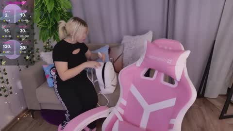 Moon  Bunny online show from 09-13-25, 04:56