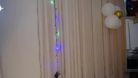 moon_and_fire_ online show from 11-11-25, 04:07