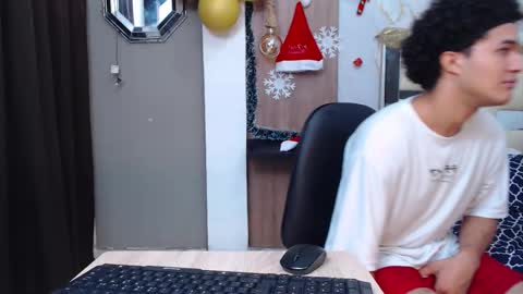 moon_and_fire_ online show from 11-21-25, 02:54