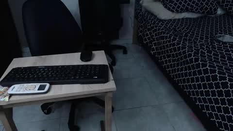 moon_and_fire_ online show from 12-03-25, 02:08