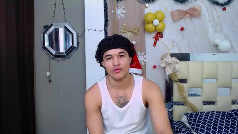 moon_and_fire_ online show from 12-21-25, 03:35