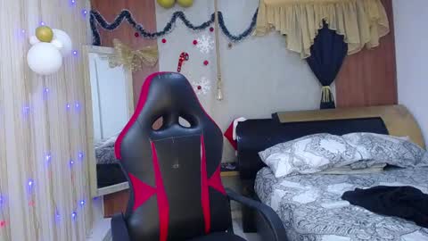 moon_and_fire_ online show from 01-07-26, 12:02