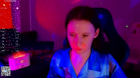 Lola online show from 03-06-25, 02:08
