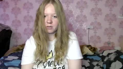 moon_linght000 online show from 06-08-26, 02:01