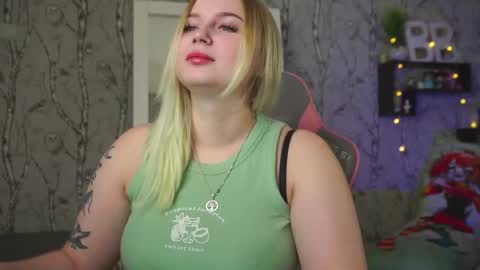Emilia online show from 04-30-26, 10:54