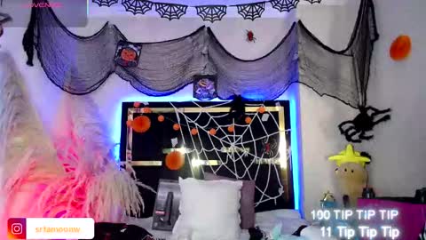 Moon Water   online show from 11-05-25, 10:04