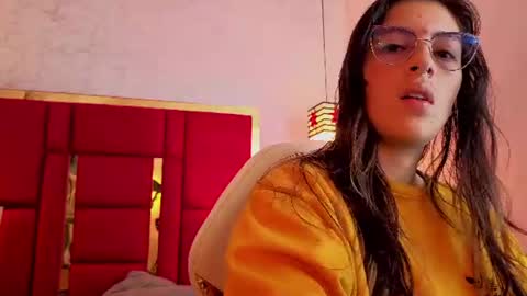 Snapshot of moon_winy chatting on 06-15-26, 11:45 Winy online show from 06-15-26, 11:45