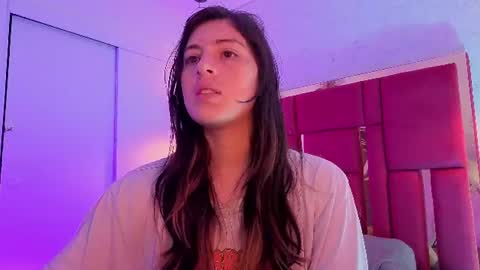 Snapshot of moon_winy chatting on 06-28-26, 12:11 Winy online show from 06-28-26, 12:11