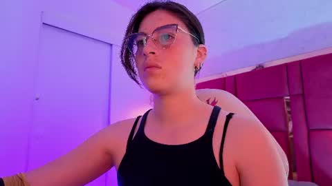 Snapshot of moon_winy chatting on 06-29-26, 11:43 Winy online show from 06-29-26, 11:43