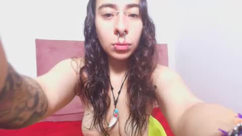 Snapshot of moonandzukko chatting on 04-06-26, 01:47 moonandzukko online show from 04-06-26, 01:47