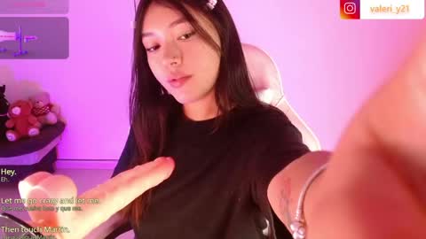 Snapshot of moonbella_bell chatting on 06-01-26, 12:01 bell online show from 06-01-26, 12:01
