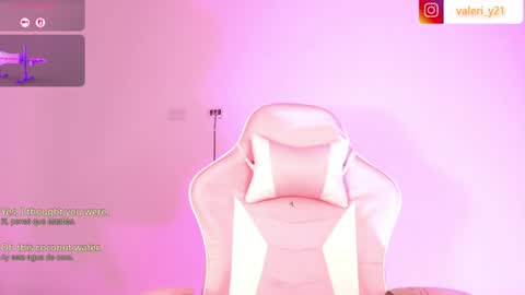 Snapshot of moonbella_bell chatting on 06-27-26, 05:12 bell online show from 06-27-26, 05:12