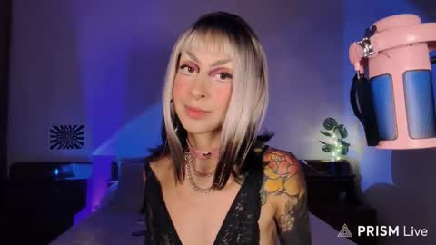 Snapshot of mooncinna chatting on 09-20-25, 05:47 Cinna online show from 09-20-25, 05:47