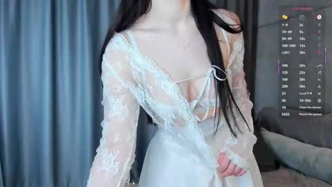 Snapshot of mooncutie_girl chatting on 03-16-26, 05:28 Sophia online show from 03-16-26, 05:28