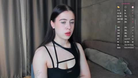 Snapshot of mooncutie_girl chatting on 03-23-26, 02:32 Sophia online show from 03-23-26, 02:32