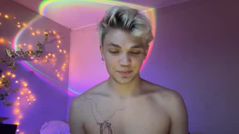 Snapshot of moonflamek chatting on 12-22-25, 04:04 moonflamek online show from 12-22-25, 04:04