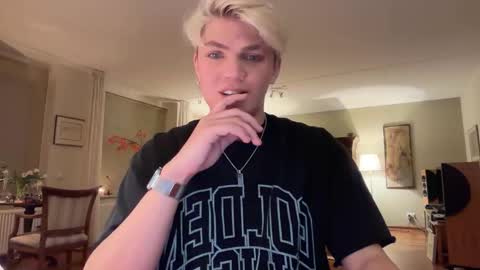 Snapshot of moonflamek chatting on 03-15-26, 09:54 moonflamek online show from 03-15-26, 09:54