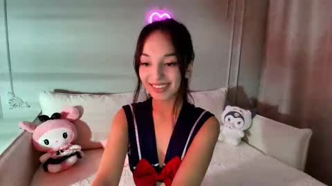 Mia online show from 11-30-25, 01:04