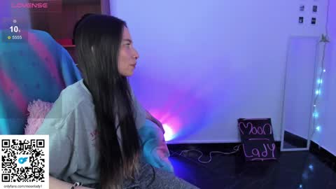 Snapshot of moonlady_ chatting on 12-07-24, 03:25 MOON online show from 12-07-24, 03:25