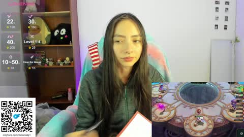 Snapshot of moonlady_ chatting on 12-31-24, 02:40 MOON online show from 12-31-24, 02:40