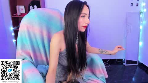 Snapshot of moonlady_ chatting on 01-19-25, 02:47 MOON online show from 01-19-25, 02:47