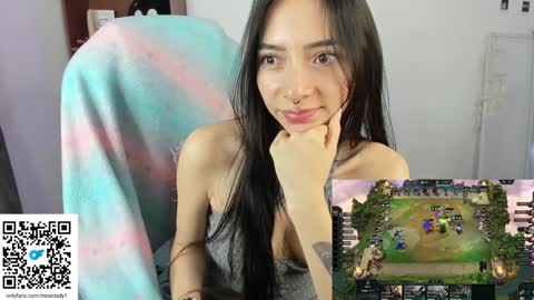 Snapshot of moonlady_ chatting on 01-20-25, 02:22 MOON online show from 01-20-25, 02:22