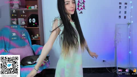 Snapshot of moonlady_ chatting on 01-24-25, 05:21 MOON online show from 01-24-25, 05:21