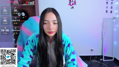 Snapshot of moonlady_ chatting on 01-27-25, 02:31 MOON online show from 01-27-25, 02:31