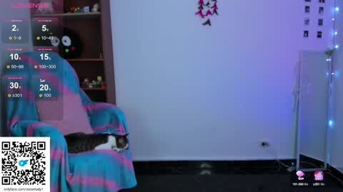 Snapshot of moonlady_ chatting on 01-27-25, 05:36 MOON online show from 01-27-25, 05:36