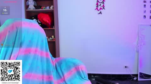 Snapshot of moonlady_ chatting on 01-31-25, 11:24 MOON online show from 01-31-25, 11:24