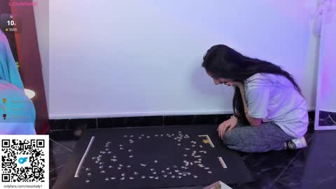 Snapshot of moonlady_ chatting on 02-01-25, 05:39 MOON online show from 02-01-25, 05:39