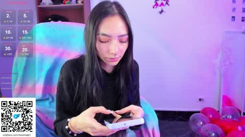 Snapshot of moonlady_ chatting on 02-04-25, 12:08 MOON online show from 02-04-25, 12:08