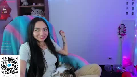 Snapshot of moonlady_ chatting on 03-06-25, 07:25 MOON online show from 03-06-25, 07:25