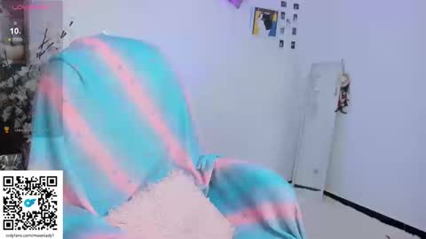 Snapshot of moonlady_ chatting on 09-11-25, 11:49 MOON online show from 09-11-25, 11:49