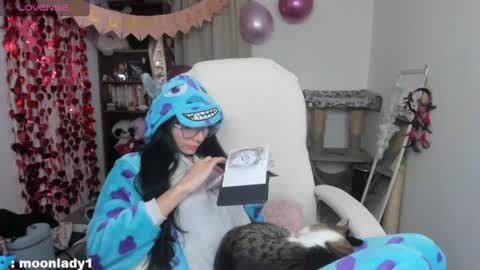 MOON  online show from 06-14-26, 03:08