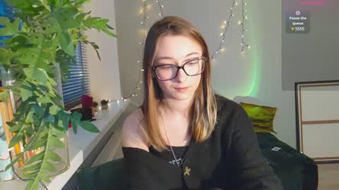 Snapshot of moonlight__lovers chatting on 12-23-24, 02:28 Dana online show from 12-23-24, 02:28