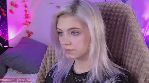 Snapshot of moonlight_mia chatting on 12-04-24, 05:22 Mia online show from 12-04-24, 05:22