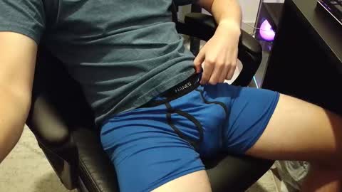 Snapshot of moonlighter7 chatting on 10-25-25, 01:35 moonlighter7 online show from 10-25-25, 01:35