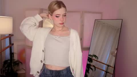 Snapshot of moonlitasuna chatting on 02-19-26, 02:02 Asuna online show from 02-19-26, 02:02