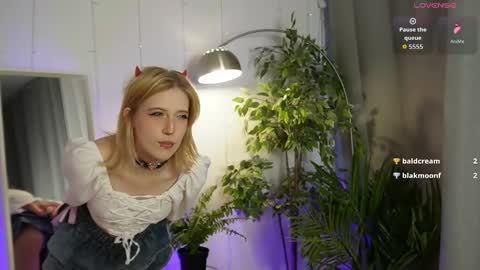 Snapshot of moonlitasuna chatting on 03-05-26, 03:19 Asuna online show from 03-05-26, 03:19