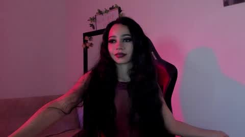 Snapshot of moonmadison chatting on 10-08-25, 04:43 Madison online show from 10-08-25, 04:43
