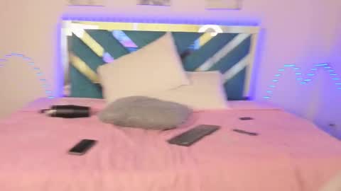 Moon online show from 11-05-25, 01:00