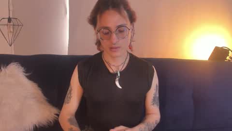 Moon online show from 09-30-25, 09:42