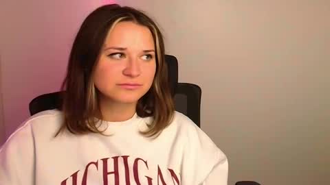 Snapshot of moonsusanna chatting on 11-13-25, 01:54 Susanna online show from 11-13-25, 01:54