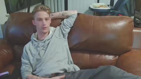 Snapshot of moose6810 chatting on 12-17-24, 08:34 M00SE online show from 12-17-24, 08:34