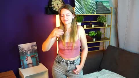 Snapshot of morabelmore chatting on 02-19-26, 04:14 Hello im Ruby online show from 02-19-26, 04:14