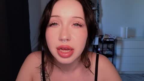 Snapshot of moranagoddess chatting on 05-08-26, 02:00 Morana follow my boosty online show from 05-08-26, 02:00