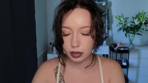 Snapshot of moranagoddess chatting on 05-20-26, 12:33 Morana follow my boosty online show from 05-20-26, 12:33