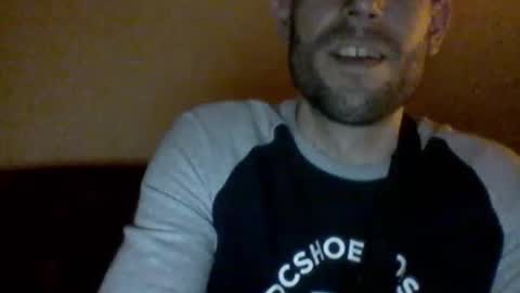 Snapshot of morenikoo26 chatting on 10-15-25, 05:24 morenikoo26 online show from 10-15-25, 05:24