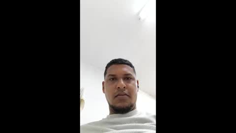 Snapshot of morenoman25 chatting on 04-14-26, 10:21 Carlos online show from 04-14-26, 10:21